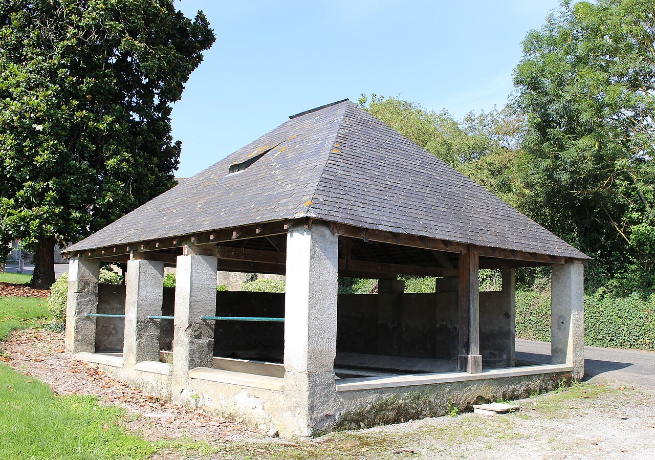 Le lavoir de Louey.